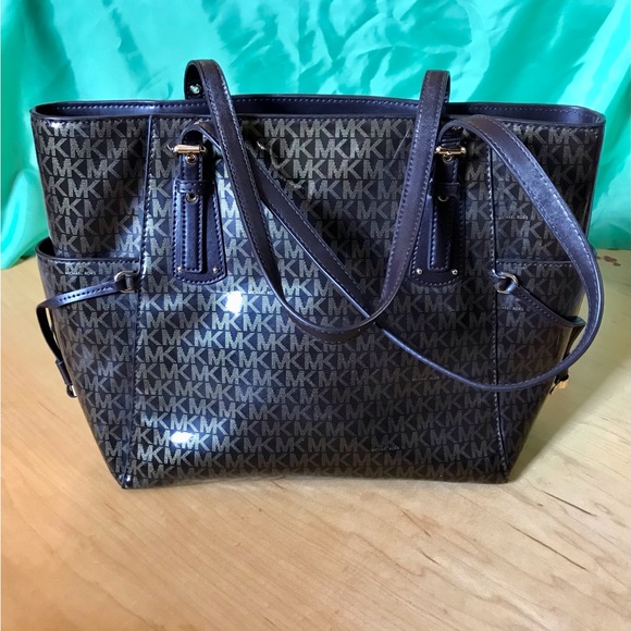 Michael Kors Signature Monogram Faux Leather Women's Shoulder Bag - Picture 3 of 7